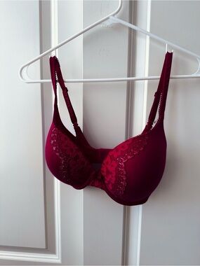 Victoria Secret Women's Lace T-Shirt Bra - True Red Color Sz. 34DD.